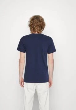 Jack & Jones JCOSPACE LOGO CREW NECK - T-Shirt Print - Navy Blazer -Herrenbekleidung 0136caea6d094904867cfdb5d390899f