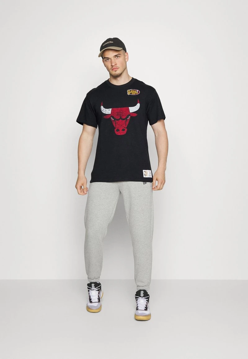 Mitchell & Ness NBA CHICAGO BULLS LEGENDARY SLUB TEE - T-Shirt Print - Black 4 Mitchell & Ness NBA CHICAGO BULLS LEGENDARY SLUB TEE - T-Shirt Print - Black – Bild 2