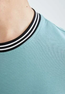 DeFacto REGULAR FIT - T-Shirt Basic - Green 11 DeFacto REGULAR FIT - T-Shirt Basic - Green -Herrenbekleidung 225206aaa5e042abb8ff2d0113462de0