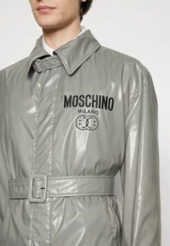 MOSCHINO Trenchcoat - Grey -Herrenbekleidung 2c4f833cfed245f48f08799401713827