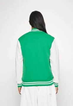 Converse CHUCK PATCH JACKET - Sweatjacke - Green -Herrenbekleidung 2da7fb7352d14253a5baa0088befaa0a