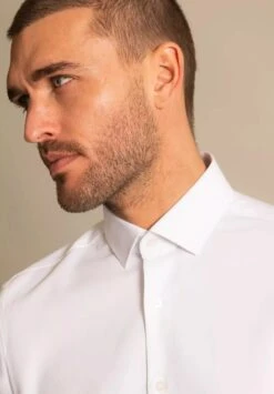 OLYMP DYNAMIC FLEX - Businesshemd - Weiss 11 OLYMP DYNAMIC FLEX - Businesshemd - Weiss -Herrenbekleidung 2f4d71d999d04c47ab3bce9bf38ec679