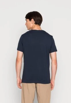 Jack & Jones JJSTAMP TEE CREW NECK 3 PACK - T-Shirt Print - Black/white/navy Blazer 10 Jack & Jones JJSTAMP TEE CREW NECK 3 PACK - T-Shirt Print - Black/white/navy Blazer -Herrenbekleidung 2ffa0bd964194ff4a61f1f52fa592b7b