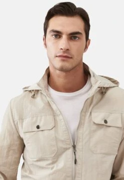 Leichte Jacke - Rock 10 Leichte Jacke - Rock -Herrenbekleidung 33745659c8c44a64b59a9ee35f46503f