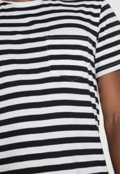 Makia VERKSTAD - T-Shirt Print - Black White 12 Makia VERKSTAD - T-Shirt Print - Black White -Herrenbekleidung 33e0620293d242a2862524534cab682e