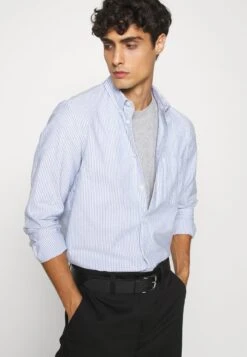 ARKET T-Shirt Basic - Grey Medium Dusty -Herrenbekleidung 3ecefeedc2364f5a9c91514242707e9b