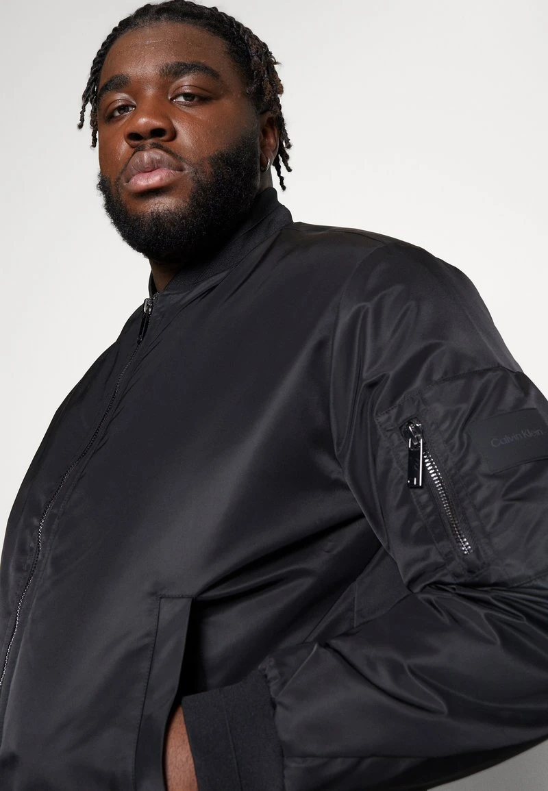 Calvin Klein HERO - Bomberjacke - Black 6 Calvin Klein HERO - Bomberjacke - Black – Bild 4