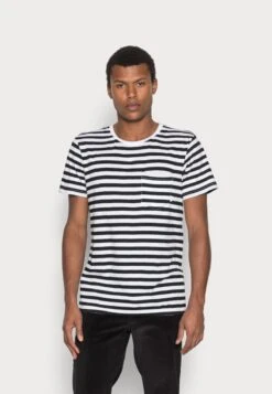 Makia VERKSTAD - T-Shirt Print - Black White 13 Makia VERKSTAD - T-Shirt Print - Black White -Herrenbekleidung 5dcbf98604fe489b8e35d59328a6d29a 1