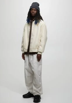 PULL & BEAR Kunstlederjacke - Beige -Herrenbekleidung 67ae757fd6484696b11db0957e7d7c36