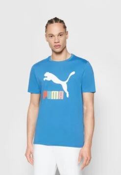 Puma CLASSICS LOGO INTEREST TEE - T-Shirt Print - Vallarta Blue -Herrenbekleidung 7e4c4fbc8c954f11baebb9c471319408