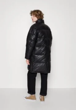 YOTEI - Wintermantel - Black 10 YOTEI - Wintermantel - Black -Herrenbekleidung 7e4d7a595842476e8d5ab536bc9207f9
