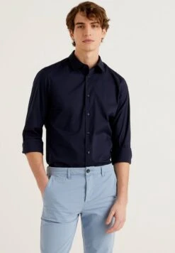United Colors Of Benetton SOLID - Businesshemd - Dark Blue 11 United Colors Of Benetton SOLID - Businesshemd - Dark Blue -Herrenbekleidung 9ff155567eea45a7ac46a4fd6682203e