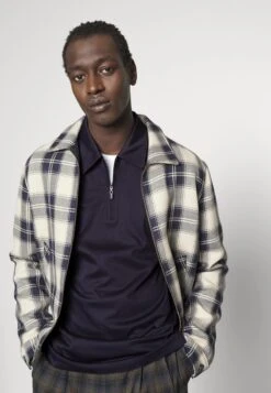 Tiger Of Sweden LARON - Poloshirt - Light Ink -Herrenbekleidung aab0b0a67d7a4329beb790a251424444