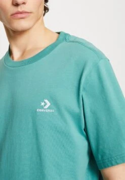 Converse GO TO EMBROIDERED STAR CHEVRON TEE UNISEX - T-Shirt Basic - Algae Coast -Herrenbekleidung b906e59a9f7148ec890477f3d84741f9