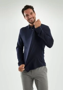 NON IRON STAIN REPELLENT - Poloshirt - Dark Blue Denim -Herrenbekleidung bc8c70af7e4b406fbe147cd6ee3437fe