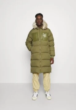 Adidas Originals PUFF LONG - Daunenmantel - Focus Olive