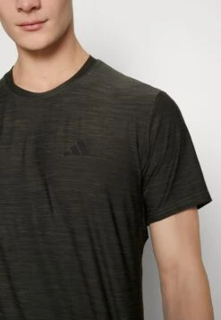 ADIDAS PERFORMANCE Sport T-shirt - Olive Strata/black 13 ADIDAS PERFORMANCE Sport T-shirt - Olive Strata/black -Herrenbekleidung d55bdbc5485443f093dc59dbff257723