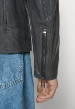 BELSTAFF RACER JACKET - Lederjacke - Insignia Blue 13 BELSTAFF RACER JACKET - Lederjacke - Insignia Blue -Herrenbekleidung d64ed80042e3493894034afcdf755ad4