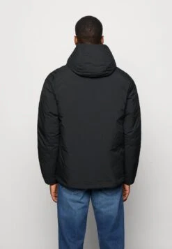 Abercrombie & Fitch CLOUD JACKET - Wintermantel - Black 10 Abercrombie & Fitch CLOUD JACKET - Wintermantel - Black -Herrenbekleidung d749f6ad60de4f37babaa34b998f0c42
